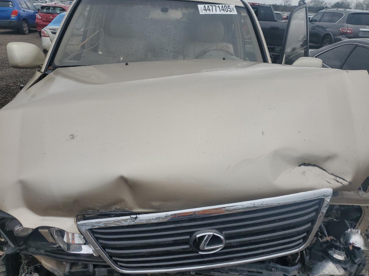2000 Lexus LX - Image 12