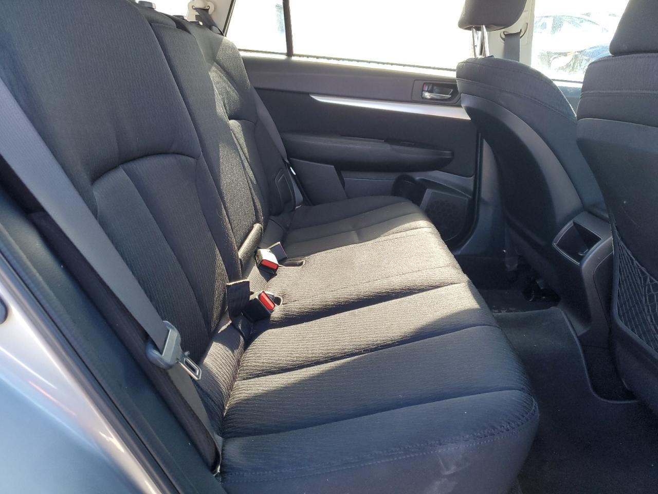 2011 Subaru Outback - Image 10