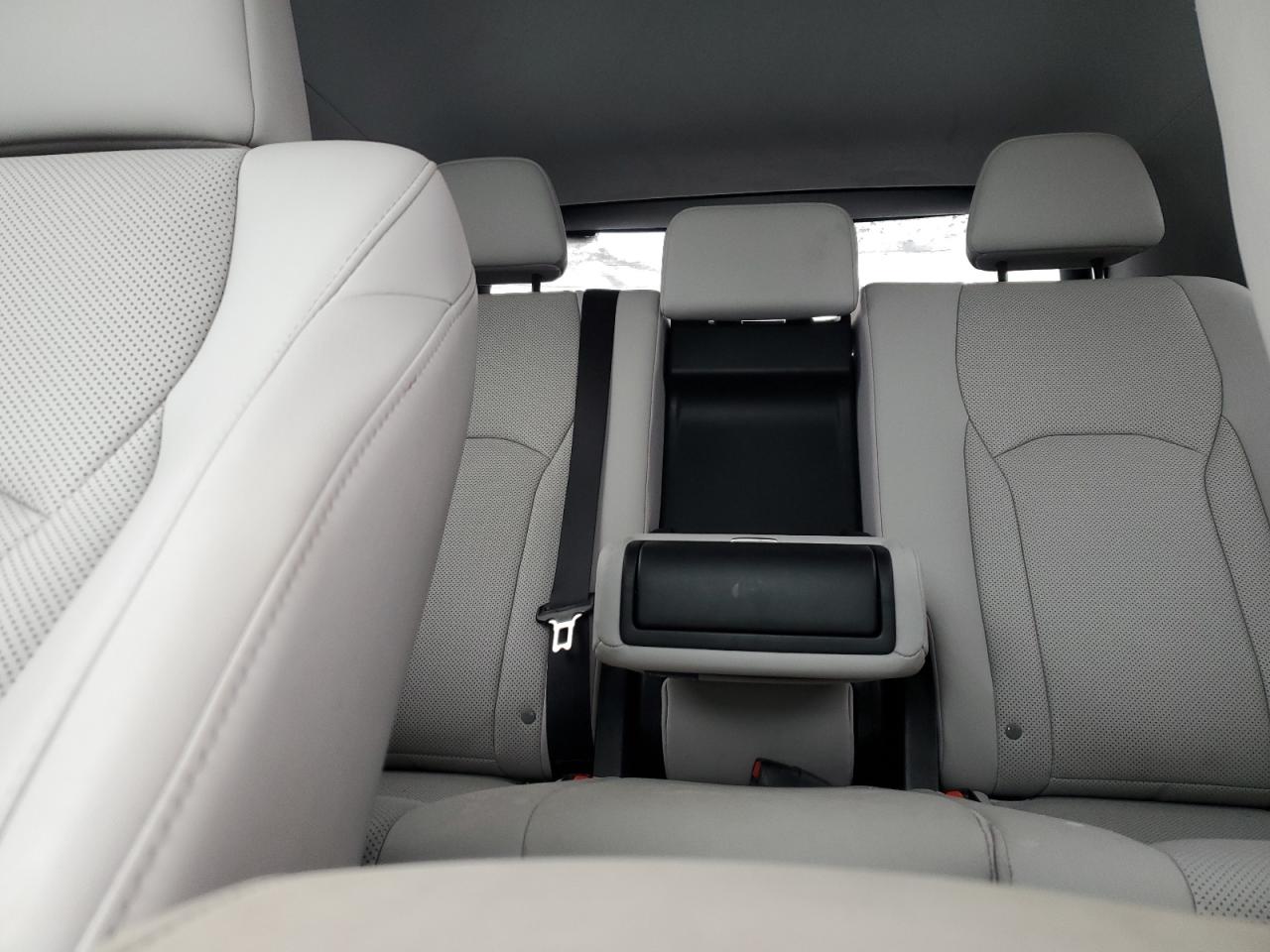 2020 Lexus RX - Image 10