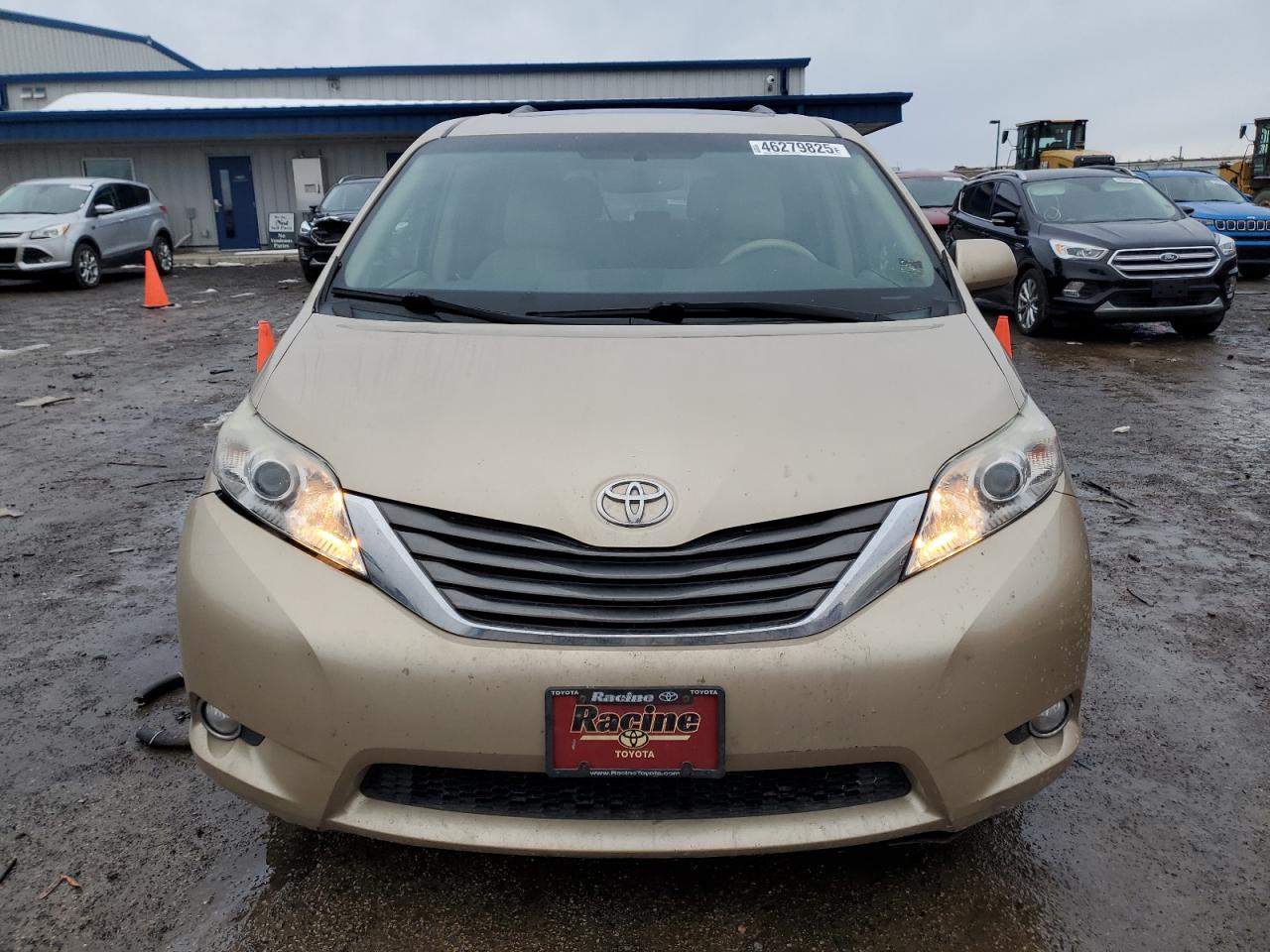2013 Toyota Sienna - Image 5