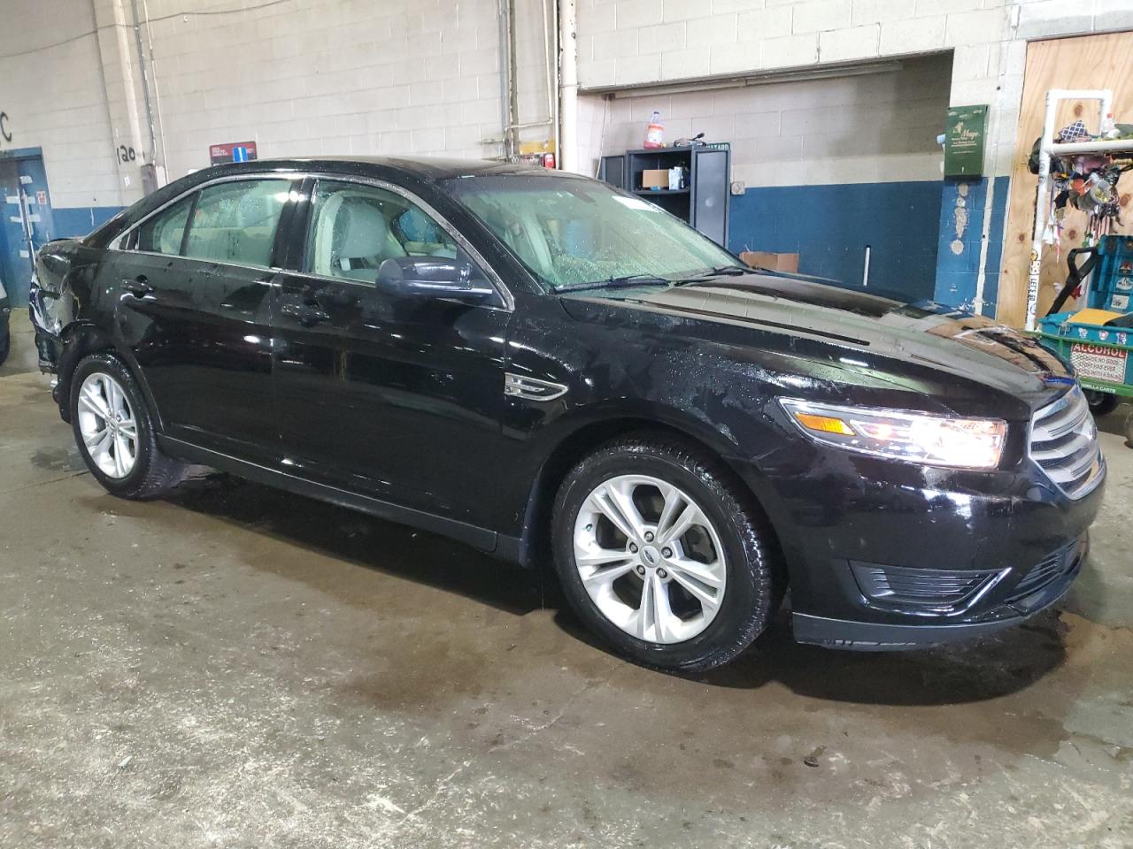 2018 Ford Taurus - Image 4