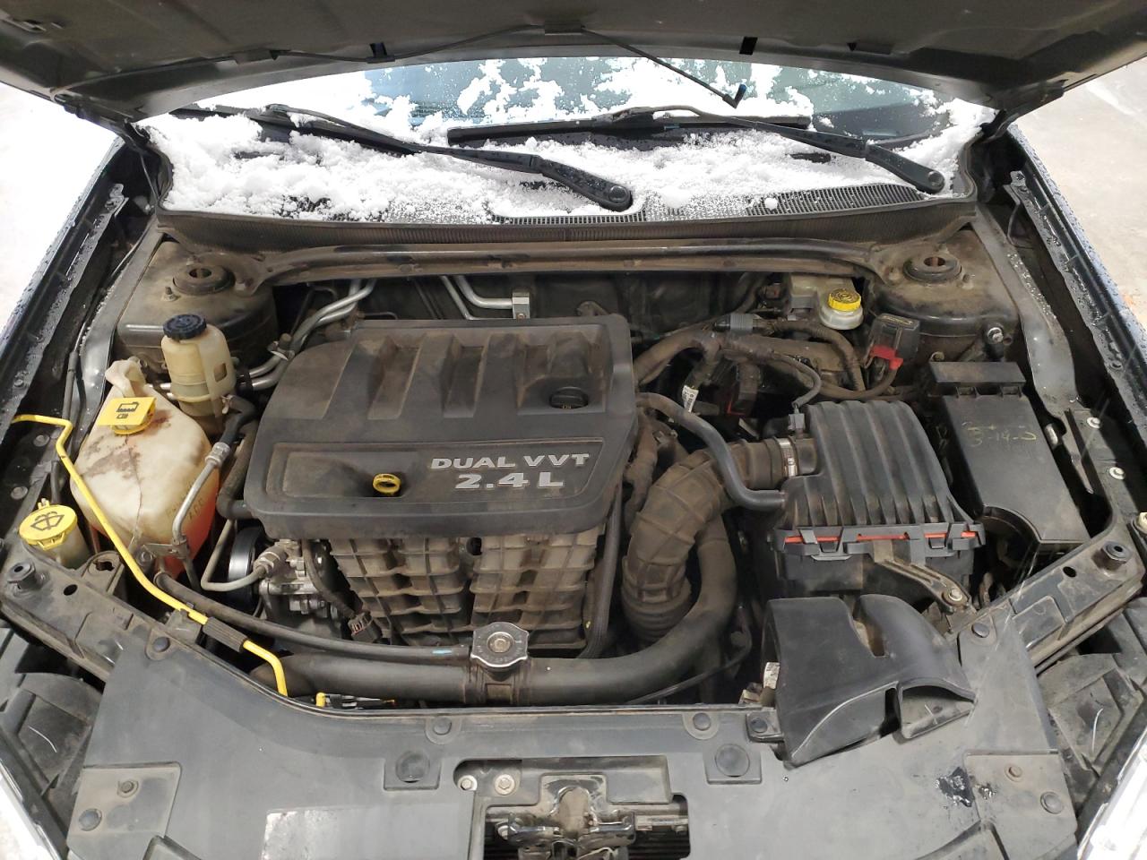 2012 Chrysler 200 - Image 11