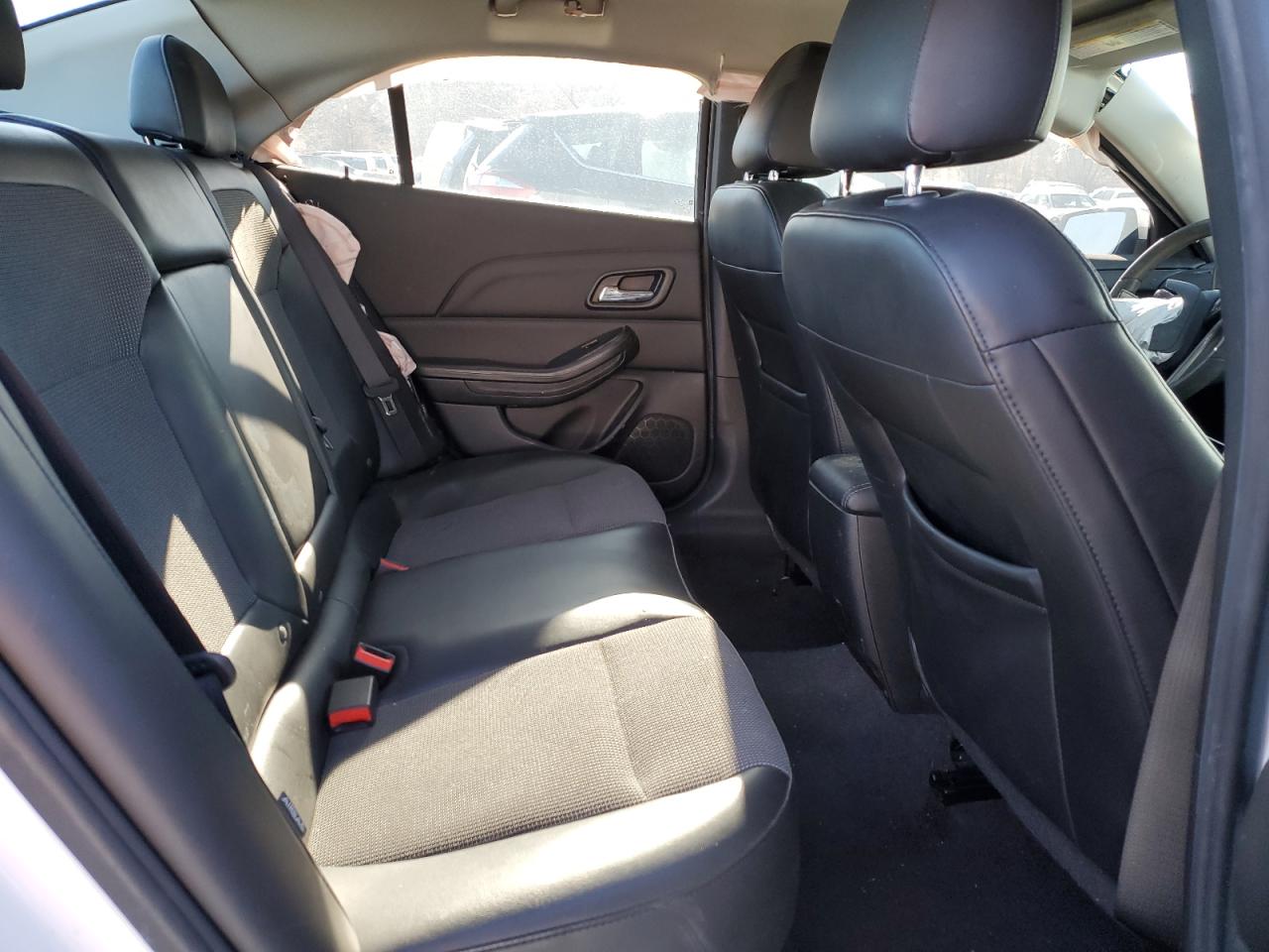 2015 Chevrolet Malibu - Image 10