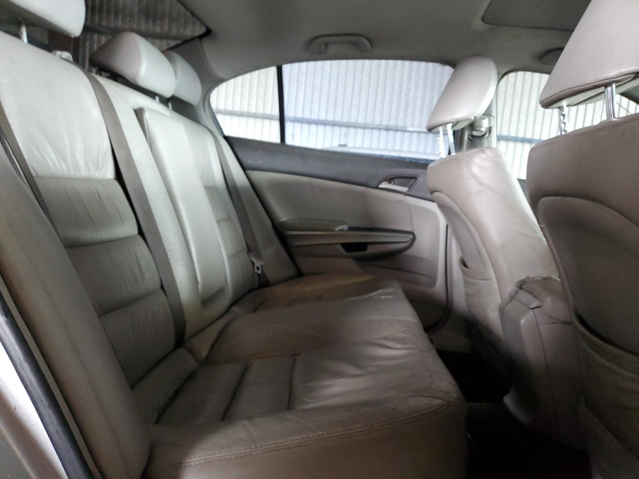 2009 Honda Accord - Image 10