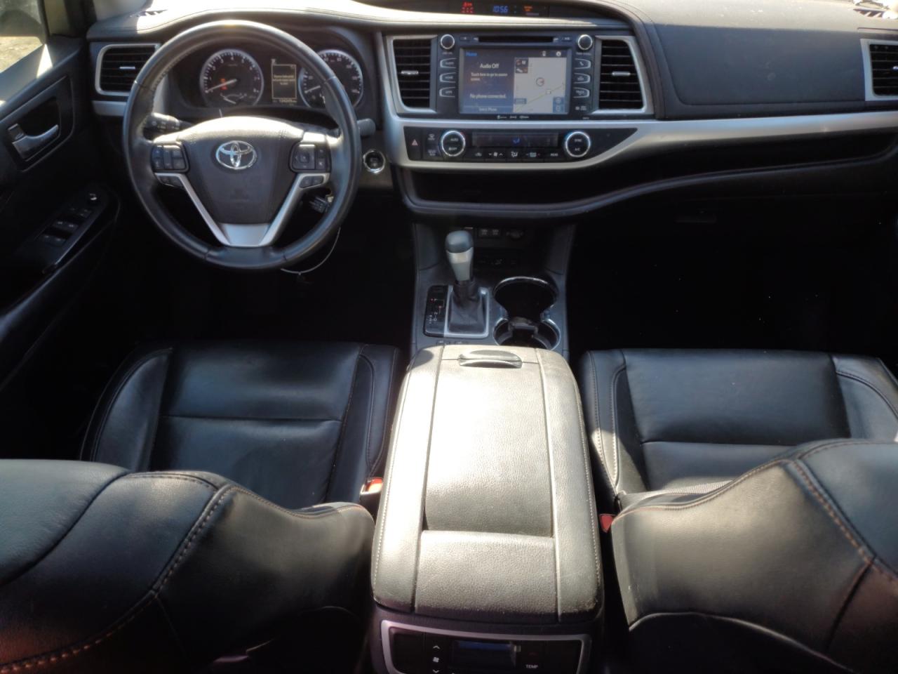 2017 Toyota Highlander - Image 8