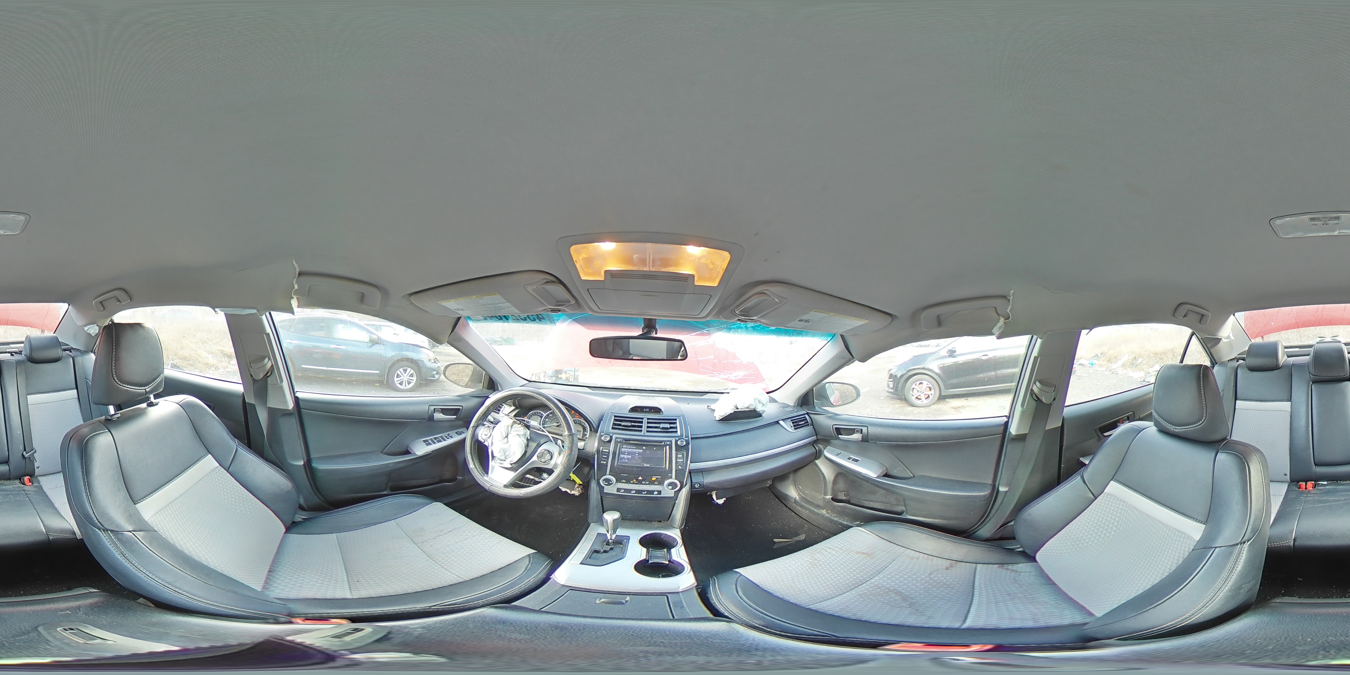 2014 Toyota Camry - Image 12