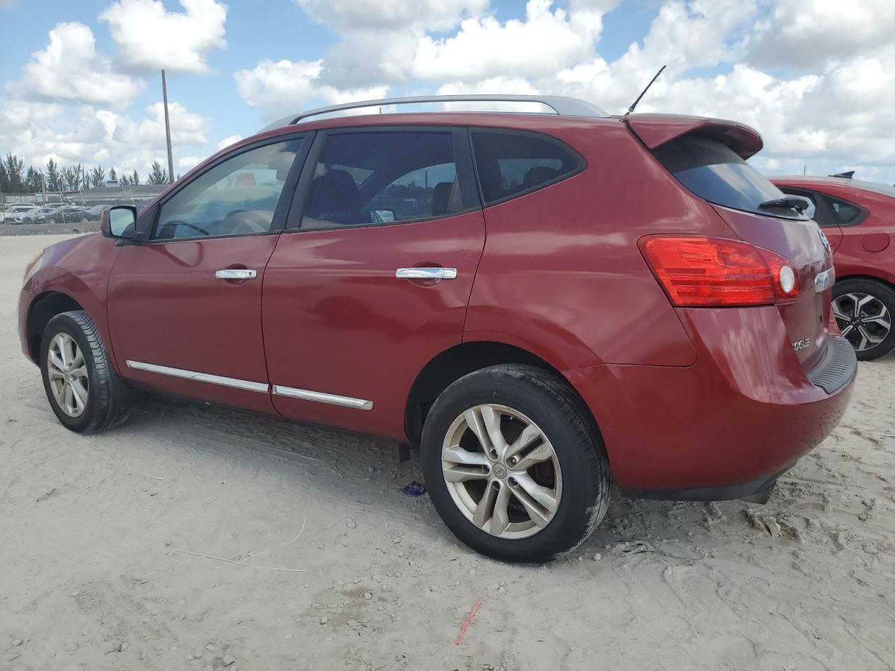 2012 Nissan Rogue - Image 2