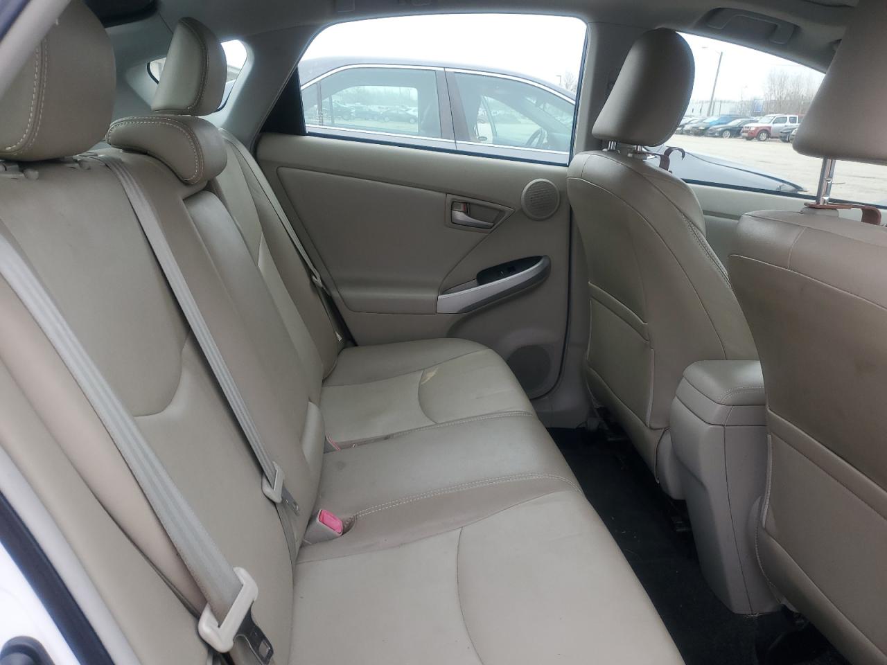 2013 Toyota Prius - Image 10