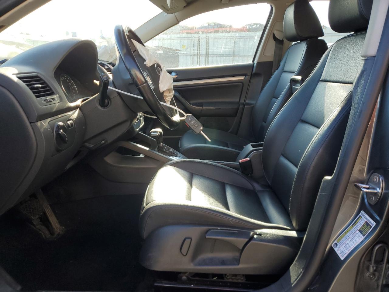 2010 Volkswagen Jetta - Image 7