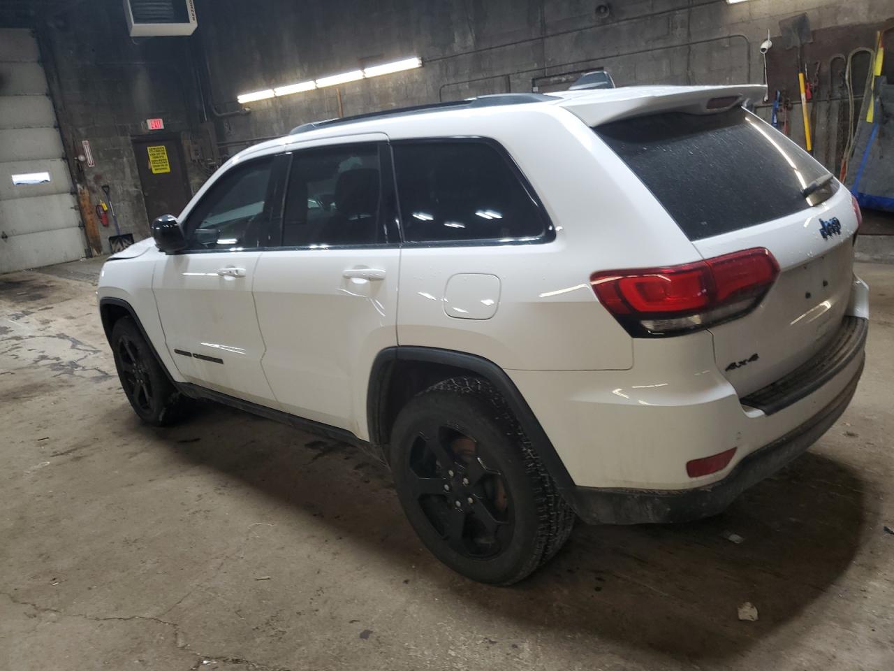 2019 Jeep Grand Cherokee - Image 2