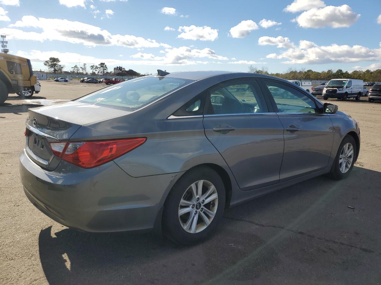 2012 Hyundai Sonata - Image 3