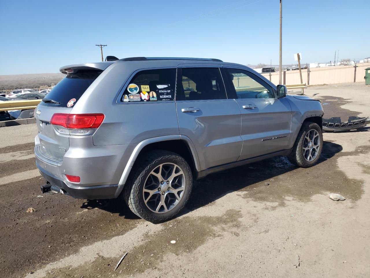 2018 Jeep Grand Cherokee - Image 3