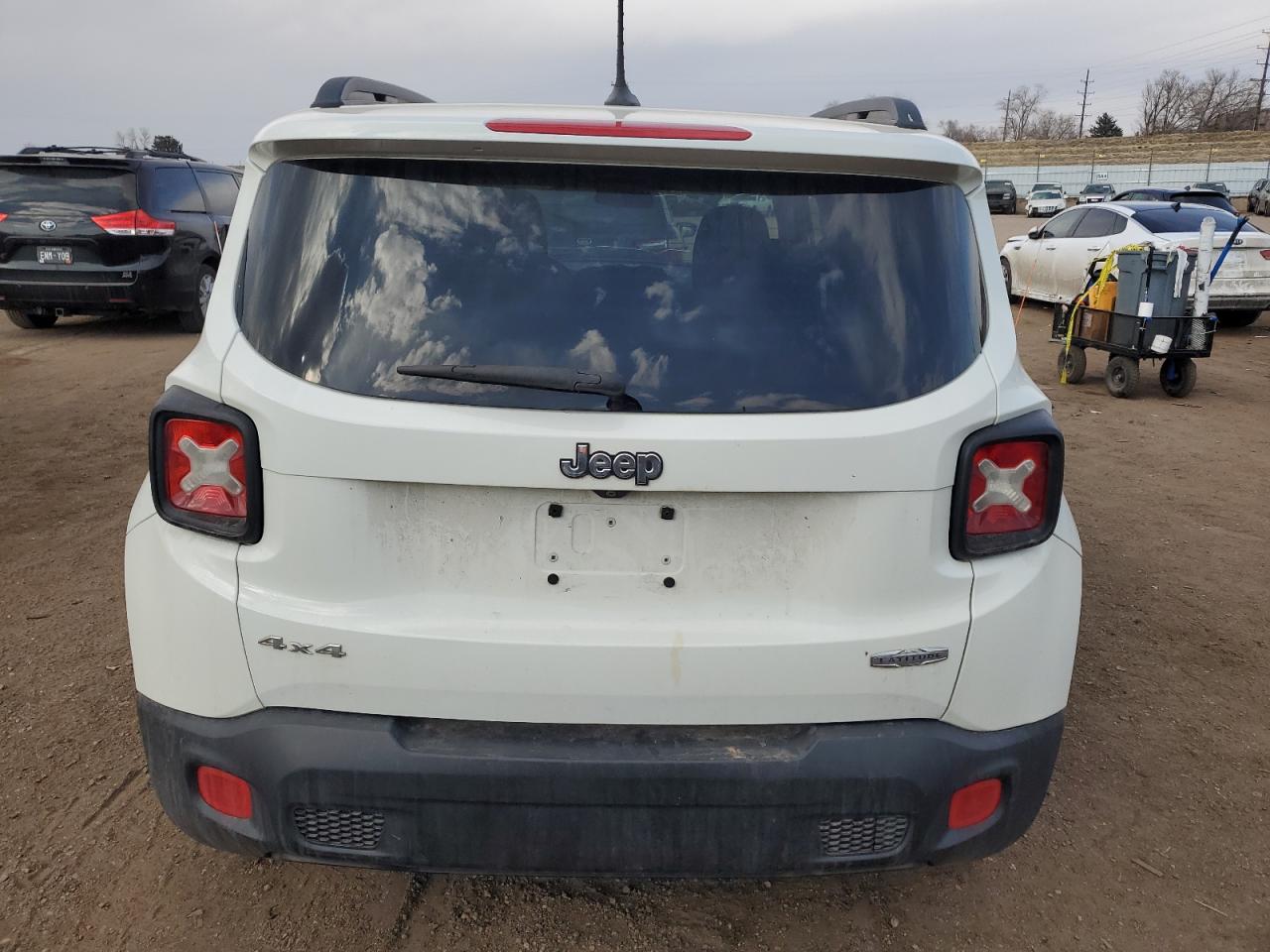 2015 Jeep Renegade - Image 6