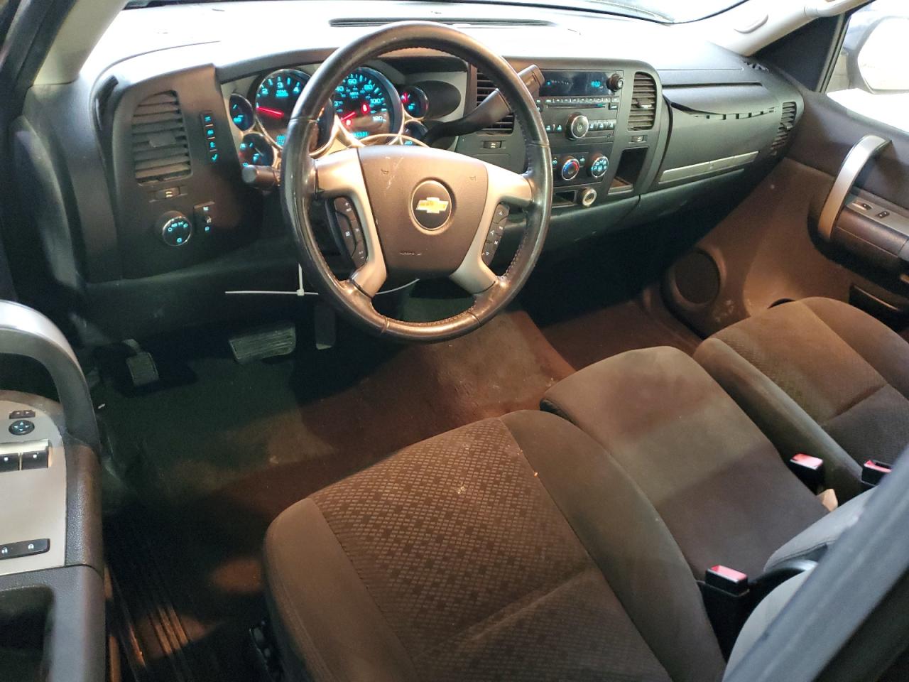 2008 Chevrolet Silverado - Image 8