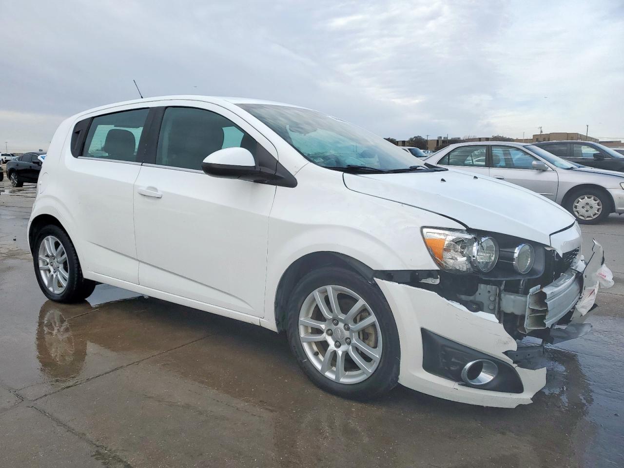 2013 Chevrolet Sonic - Image 4