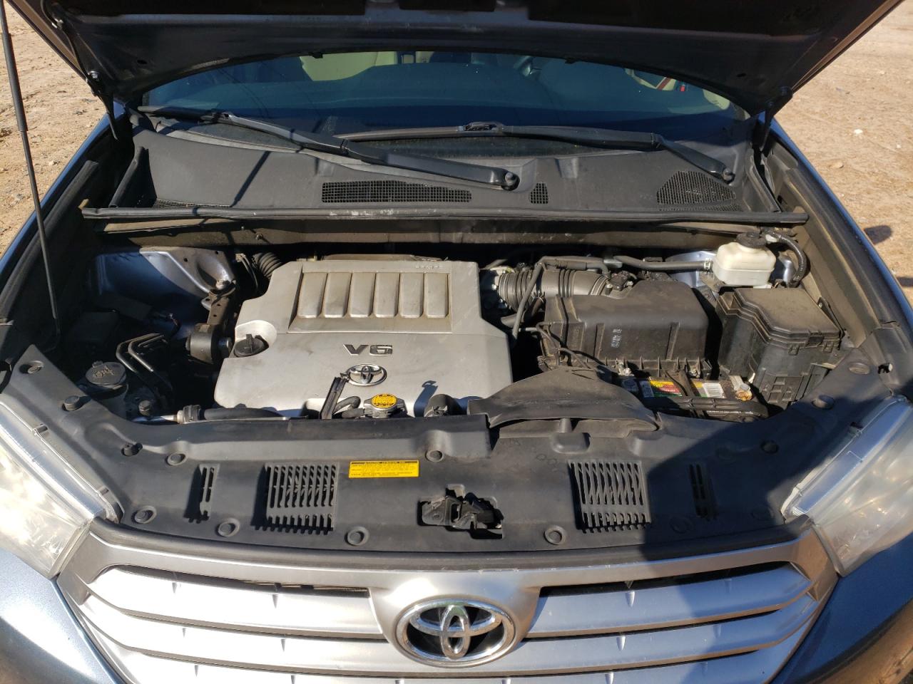 2013 Toyota Highlander - Image 12