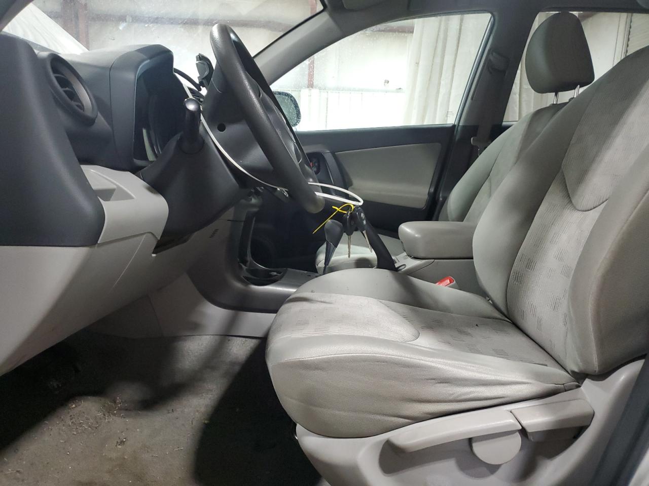 2010 Toyota RAV 4 - Image 7