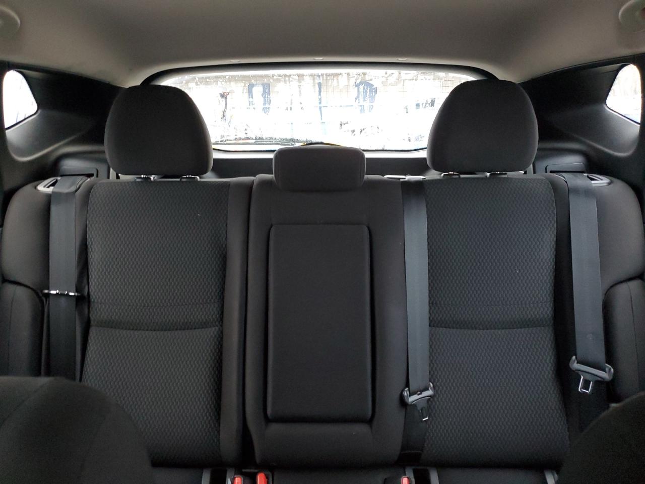 2021 Nissan Rogue - Image 10