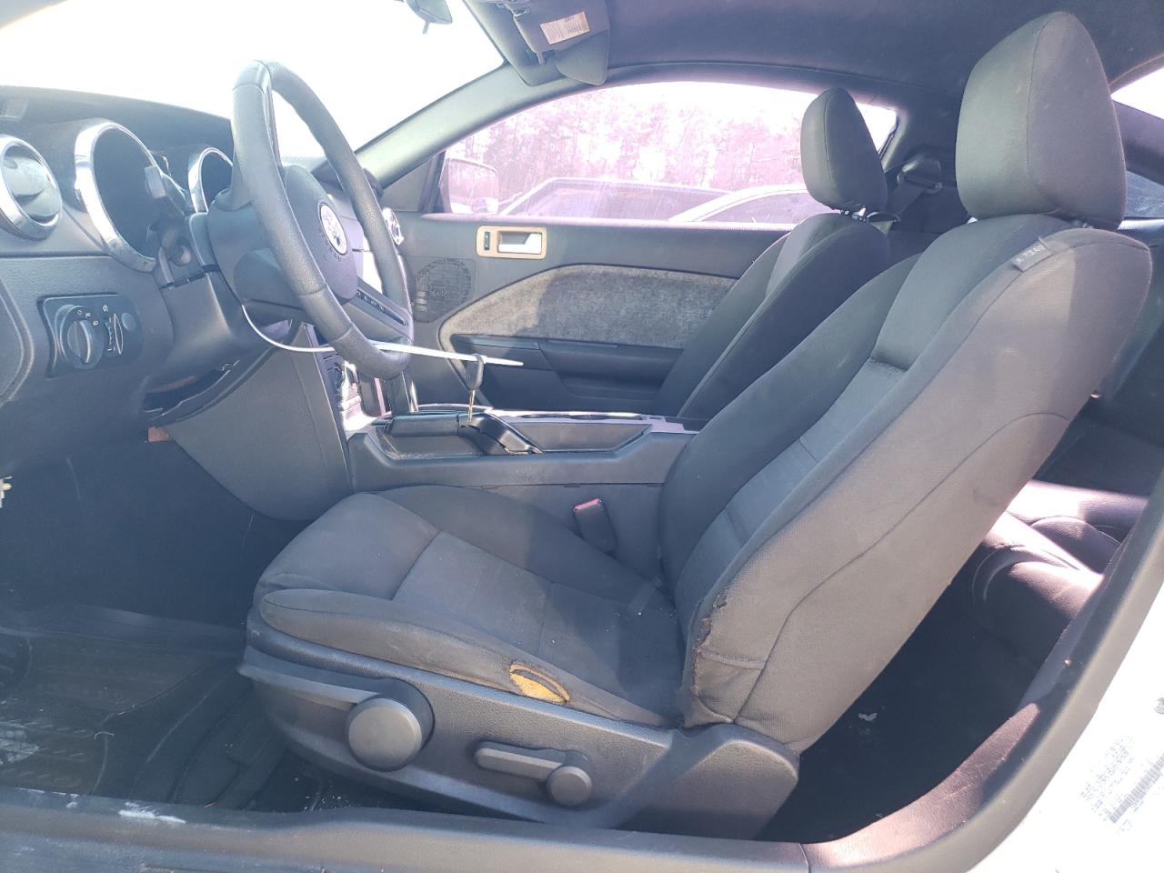 2009 Ford Mustang - Image 7