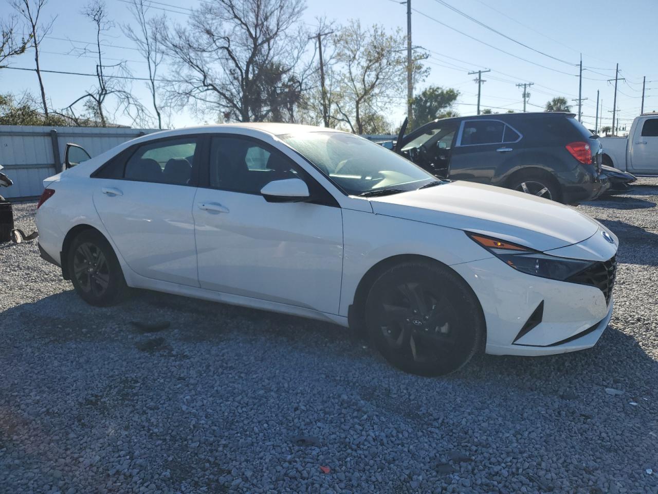 2023 Hyundai Elantra - Image 4