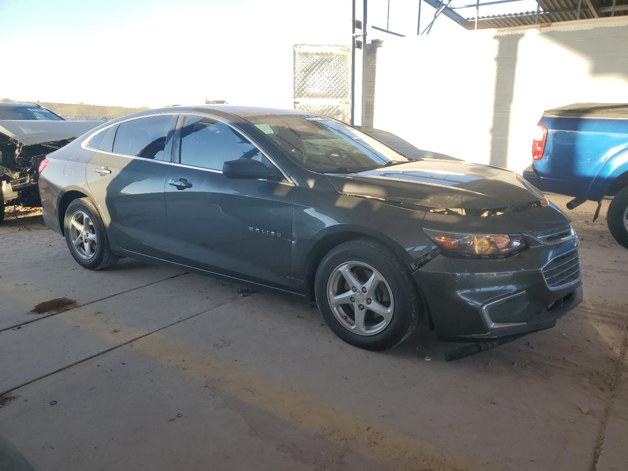 2017 Chevrolet Malibu - Image 4