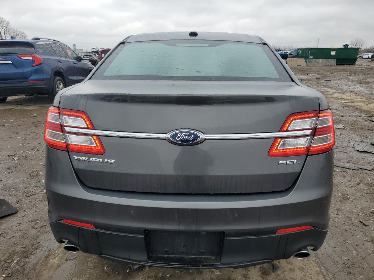 2015 Ford Taurus - Image 6
