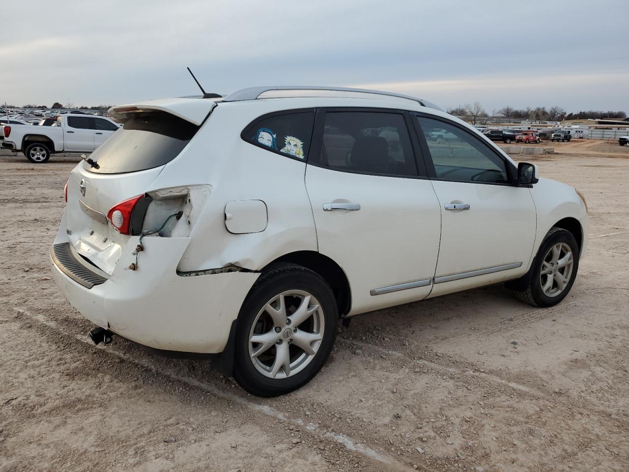 2011 Nissan Rogue - Image 3