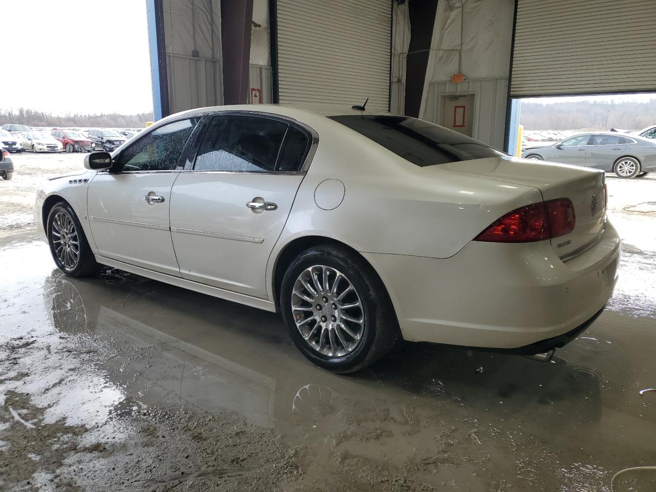 2008 Buick Lucerne - Image 2