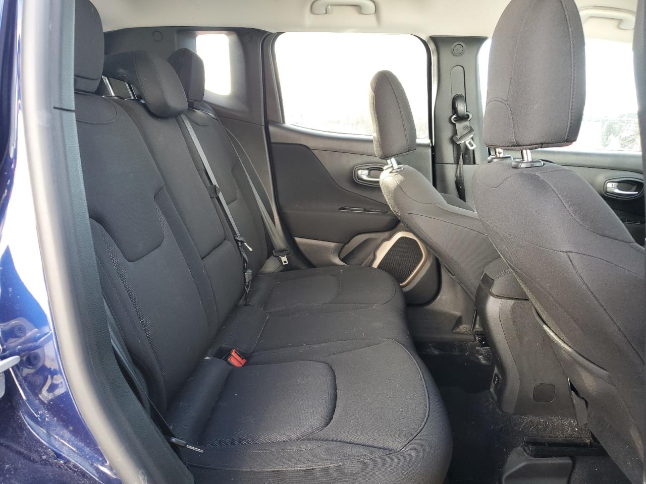 2016 Jeep Renegade - Image 11