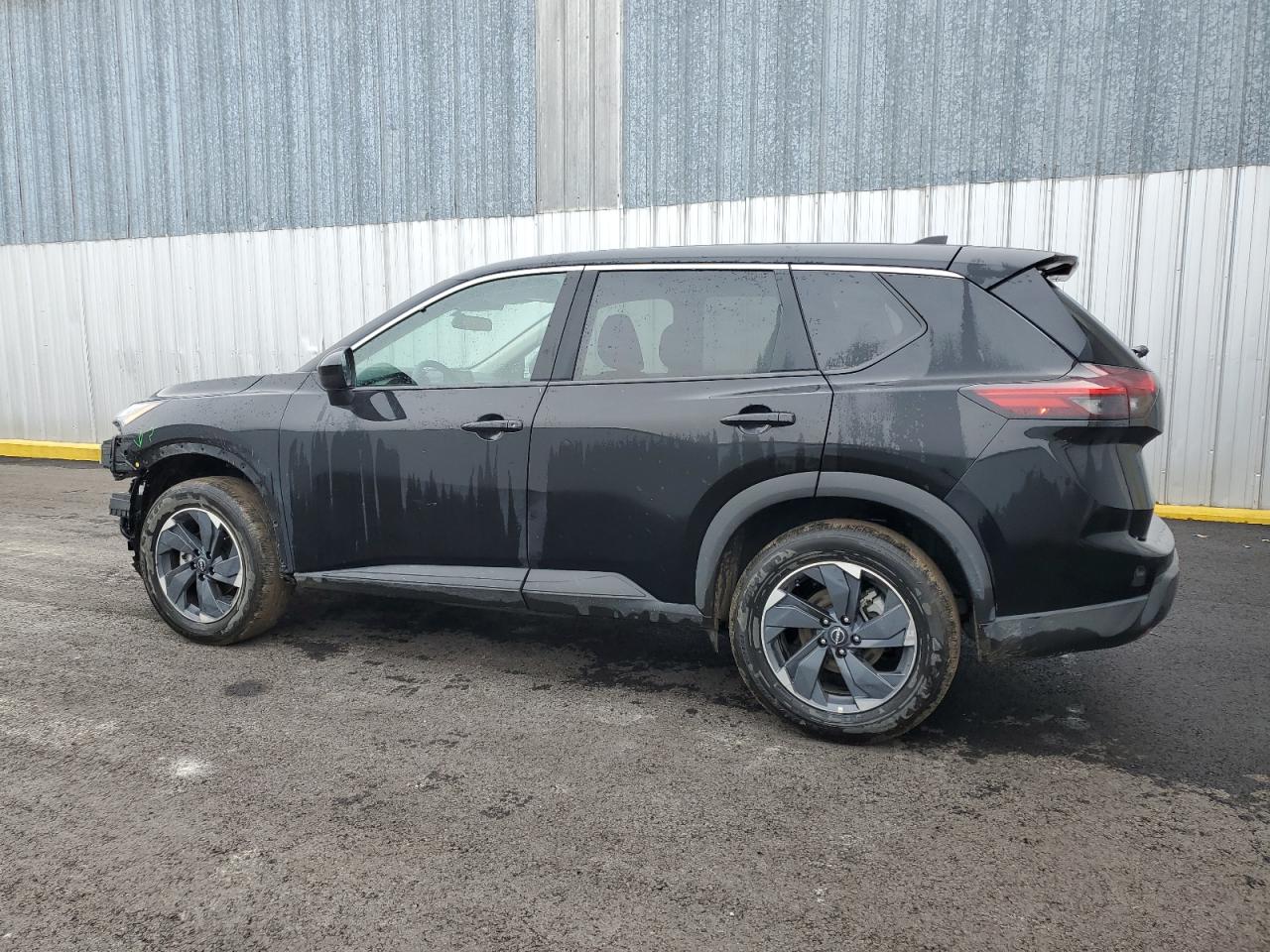 2024 Nissan Rogue - Image 2