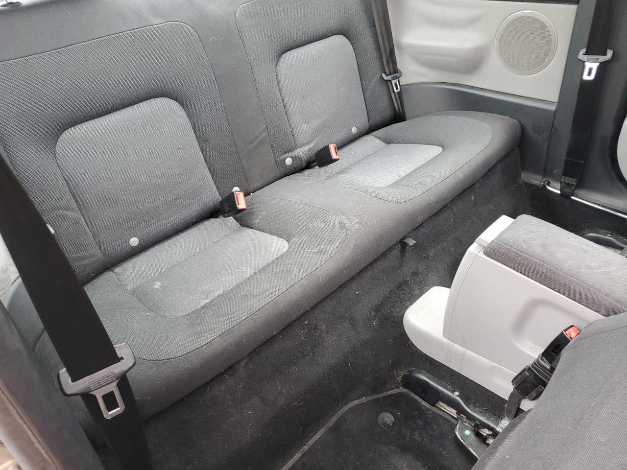 2004 Volkswagen Beetle - Image 10