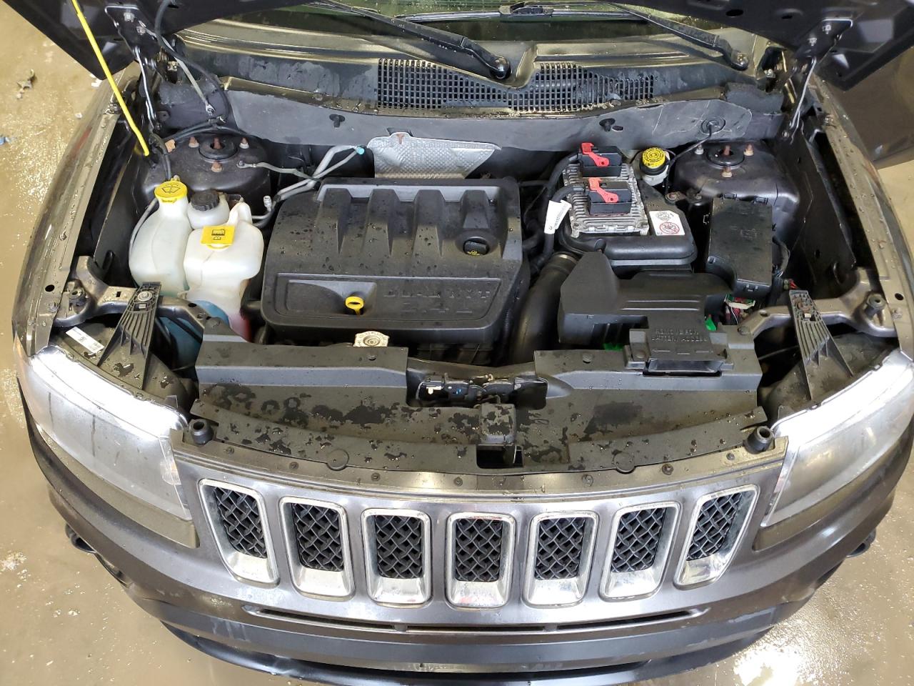 2016 Jeep Compass - Image 12