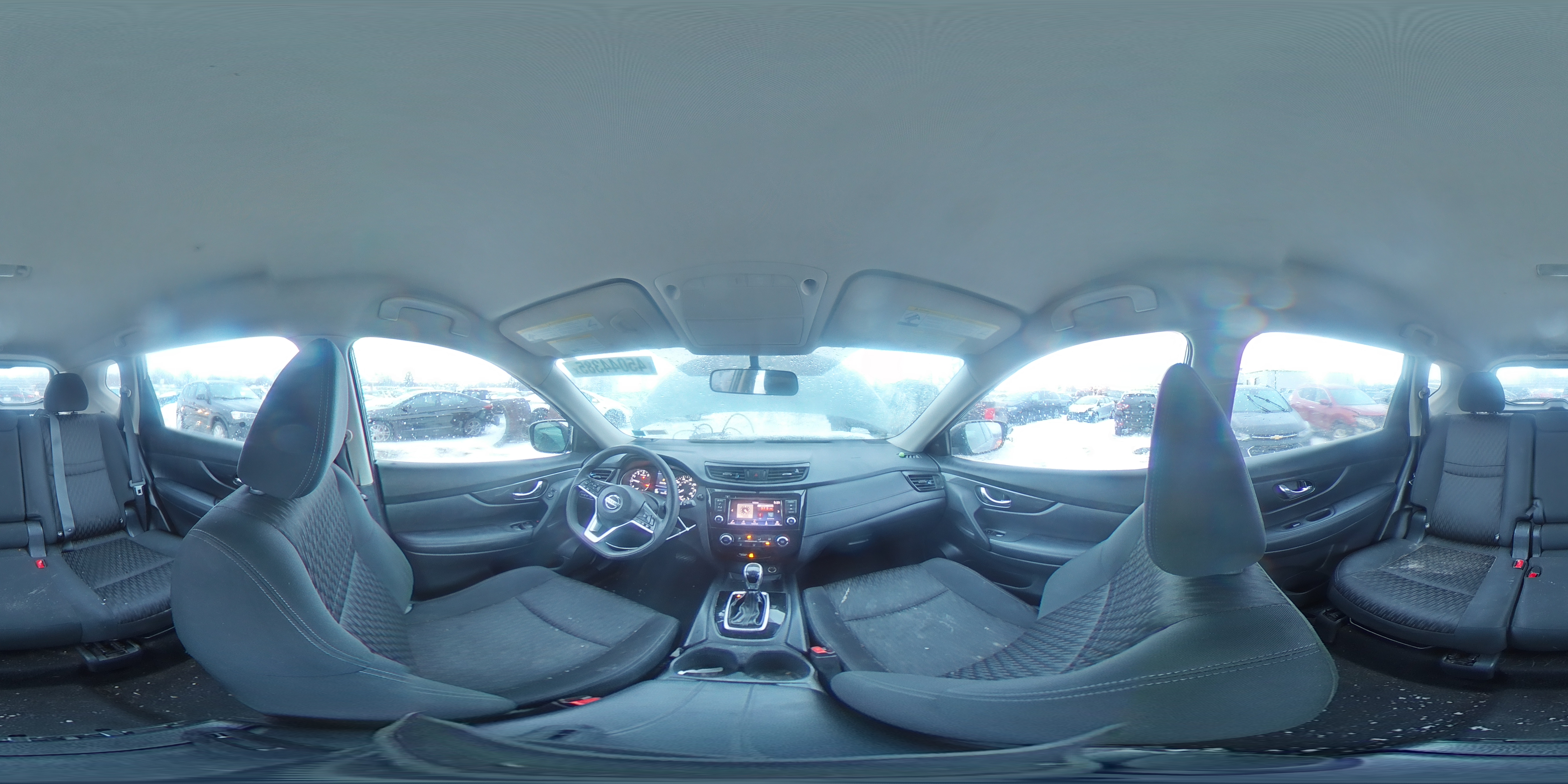 2018 Nissan Rogue - Image 13