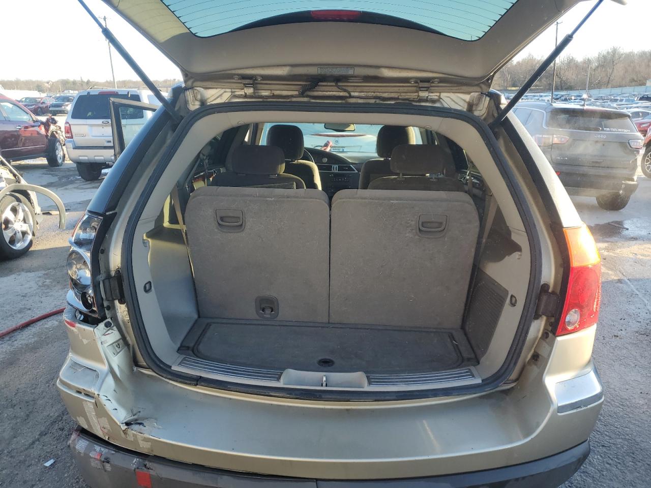 2004 Chrysler Pacifica - Image 6