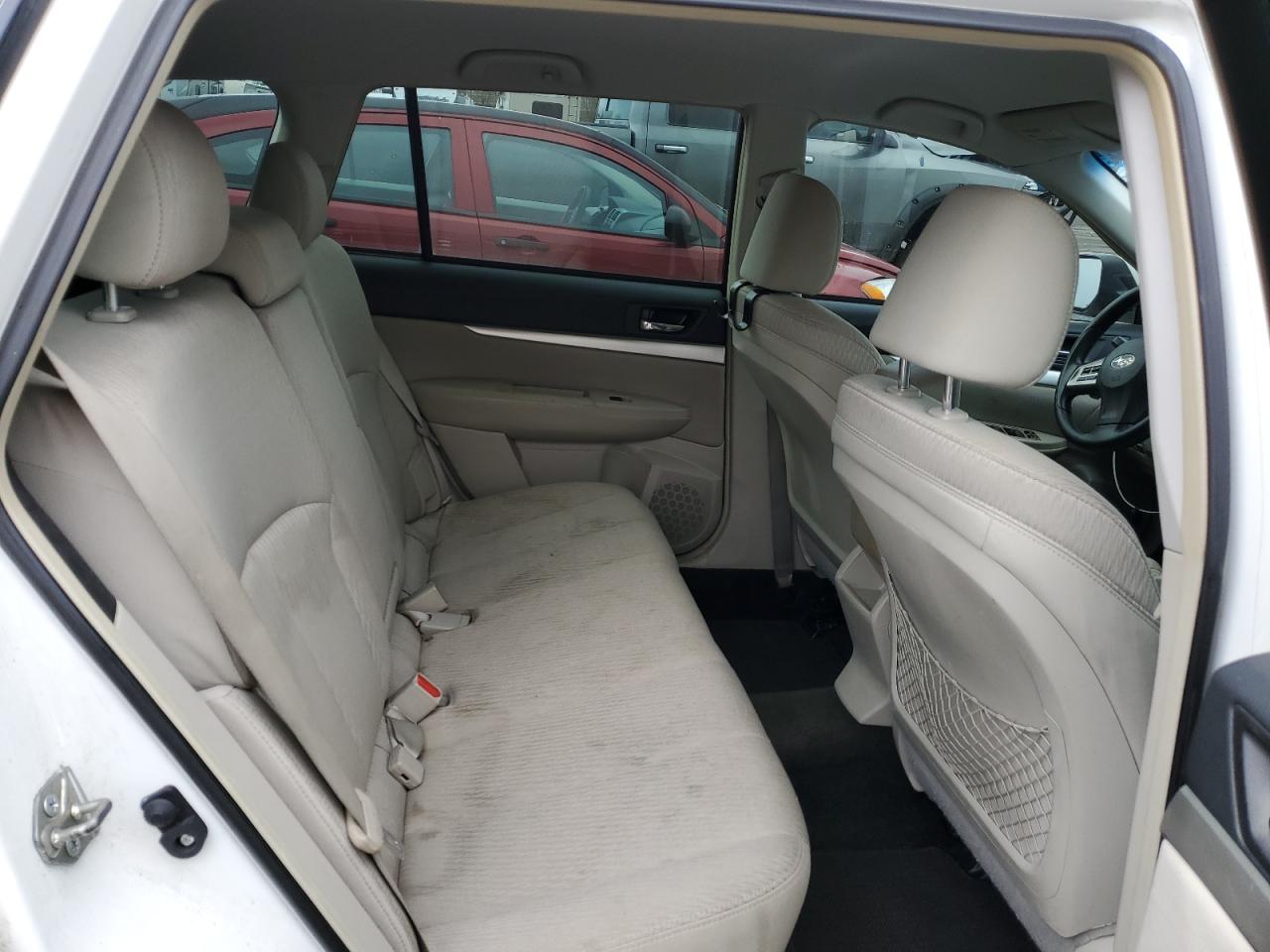 2012 Subaru Outback - Image 10