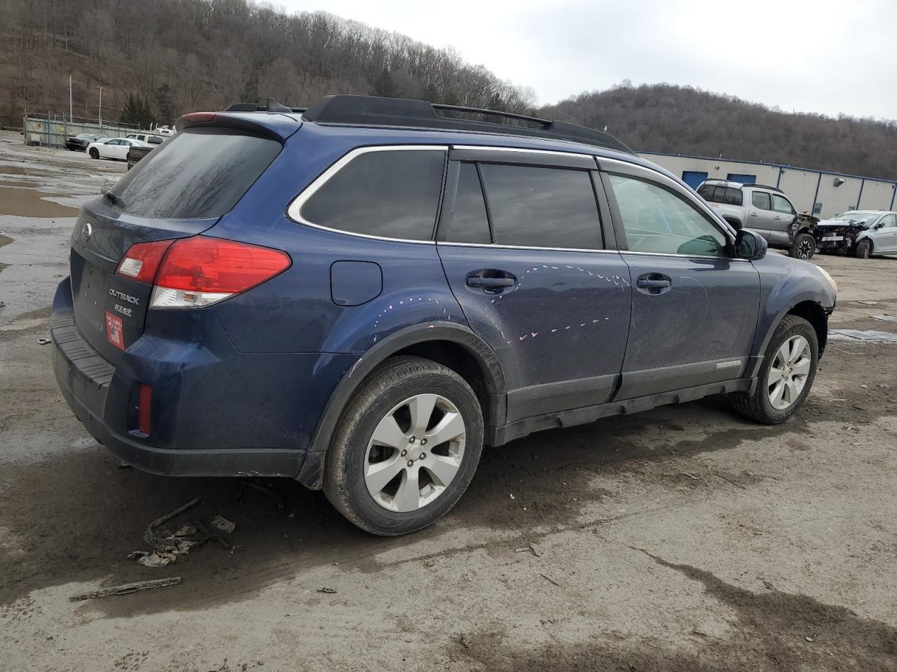 2011 Subaru Outback - Image 3