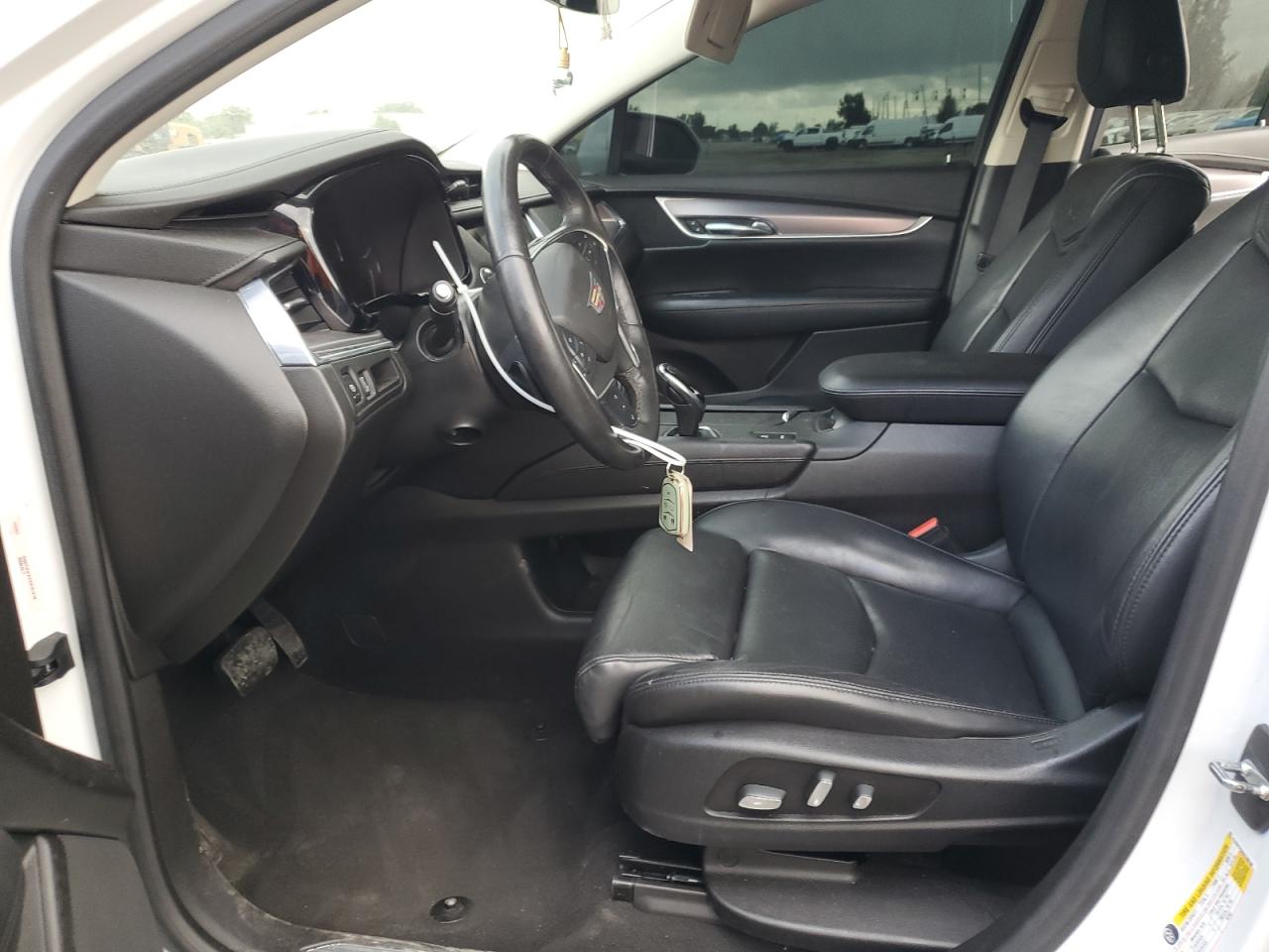 2017 Cadillac XT5 - Image 7