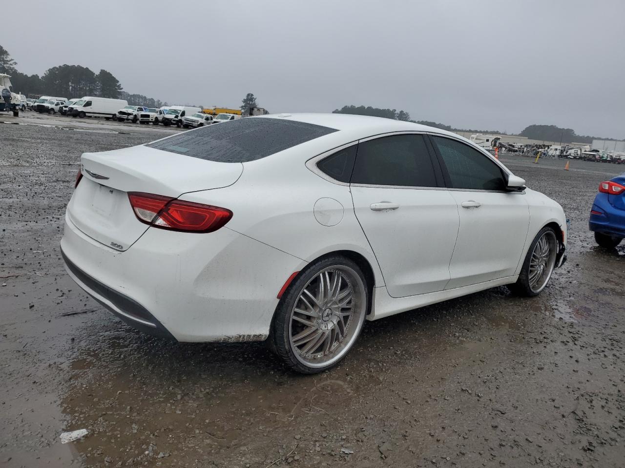 2015 Chrysler 200 - Image 3