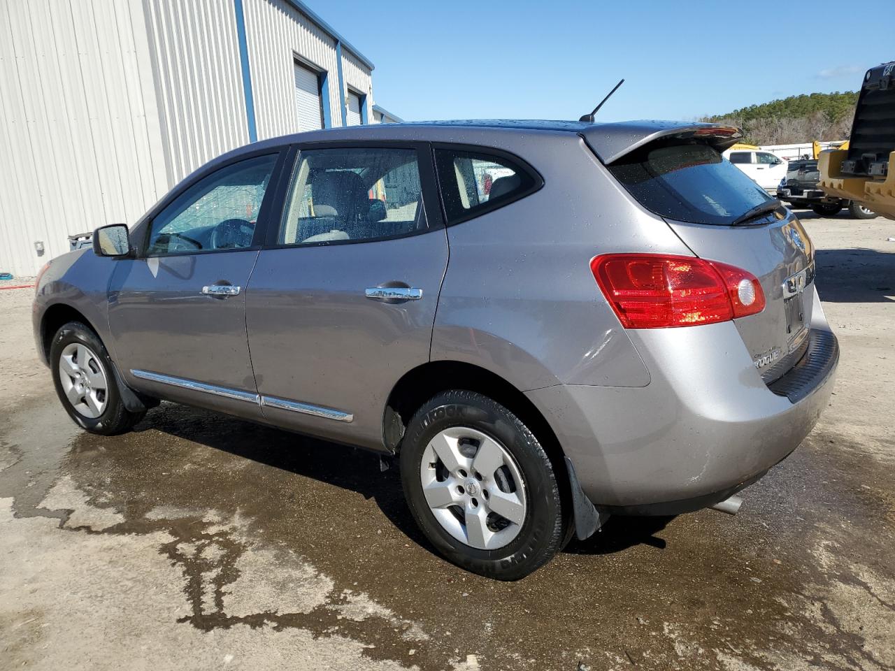 2011 Nissan Rogue - Image 2