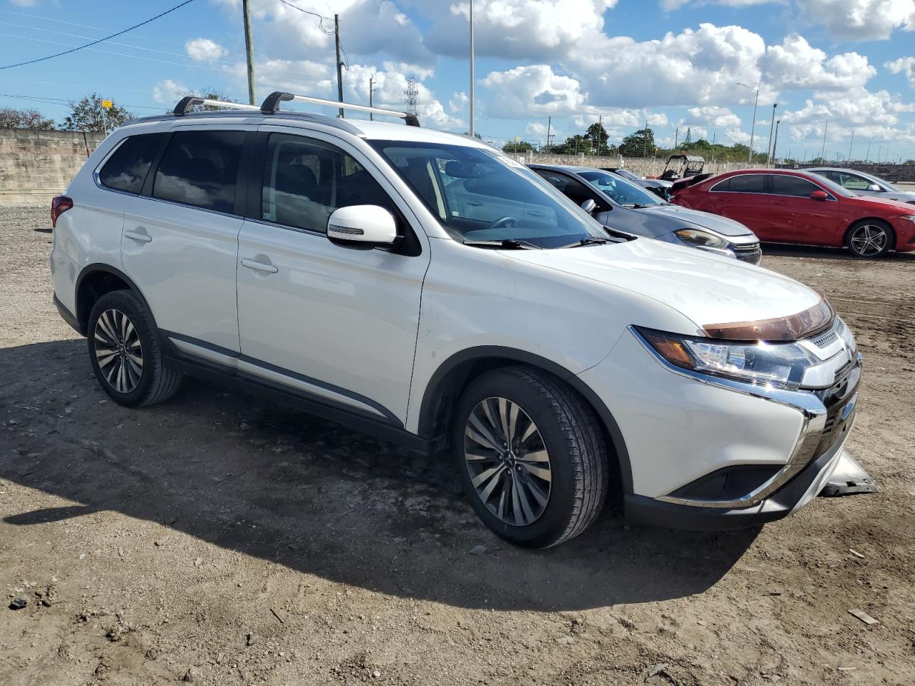 2019 Mitsubishi Outlander - Image 4