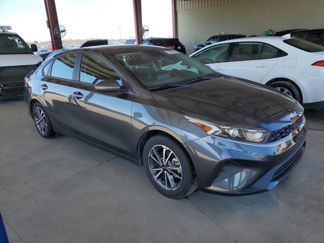 2022 Kia Forte - Image 4