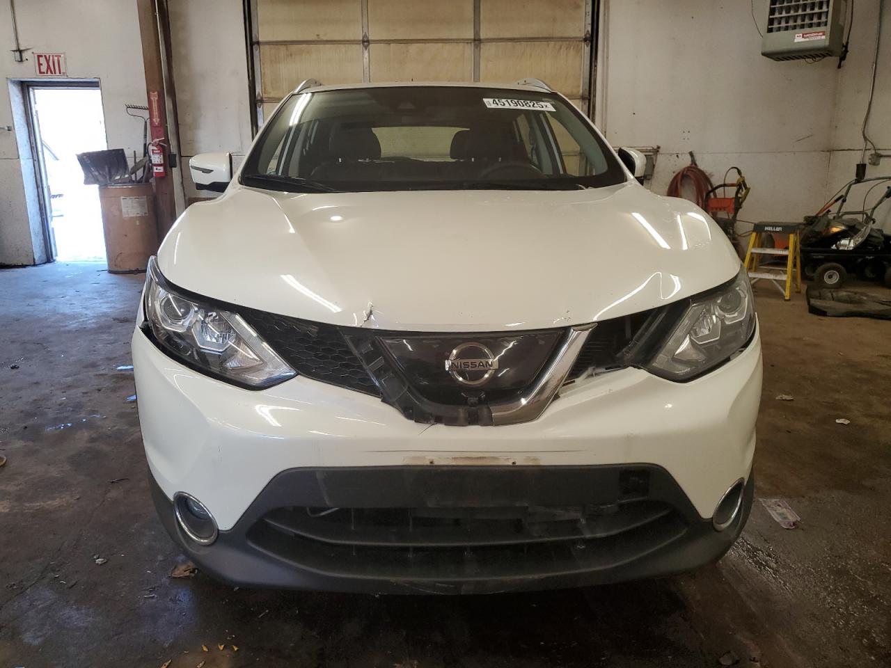 2017 Nissan Rogue - Image 5