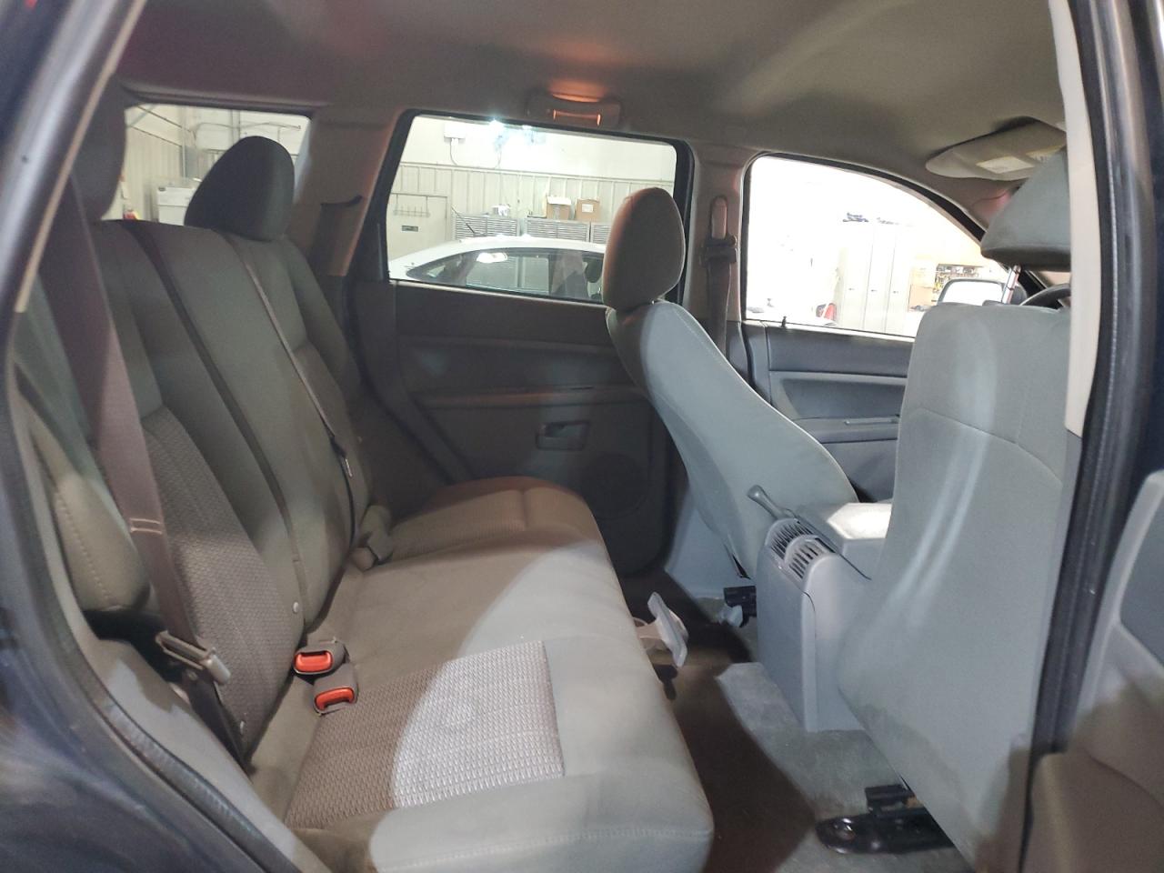 2007 Jeep Grand Cherokee - Image 11