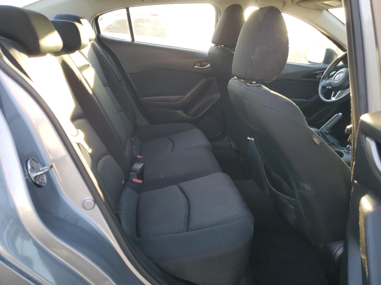2016 Mazda 3 - Image 10