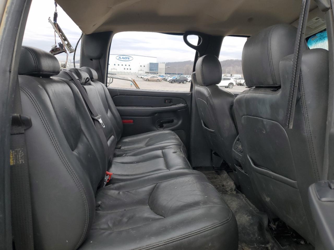 2007 Chevrolet Silverado - Image 10