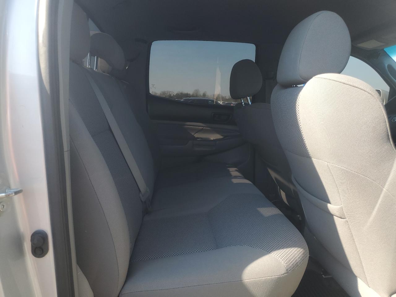 2005 Toyota Tacoma - Image 10