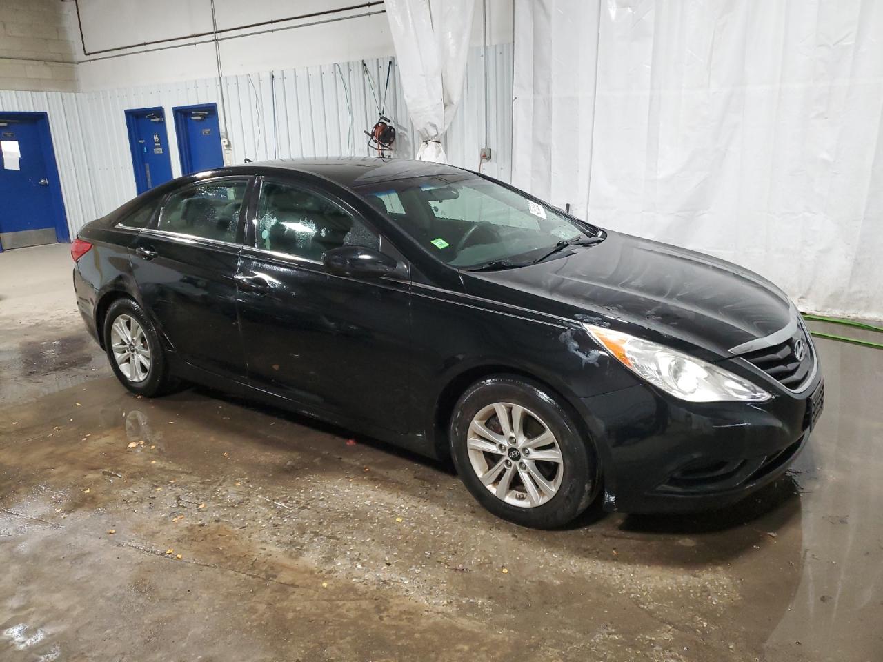 2011 Hyundai Sonata - Image 4