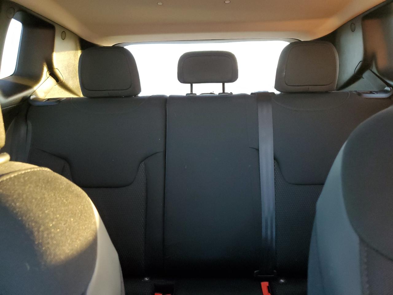 2018 Jeep Renegade - Image 10