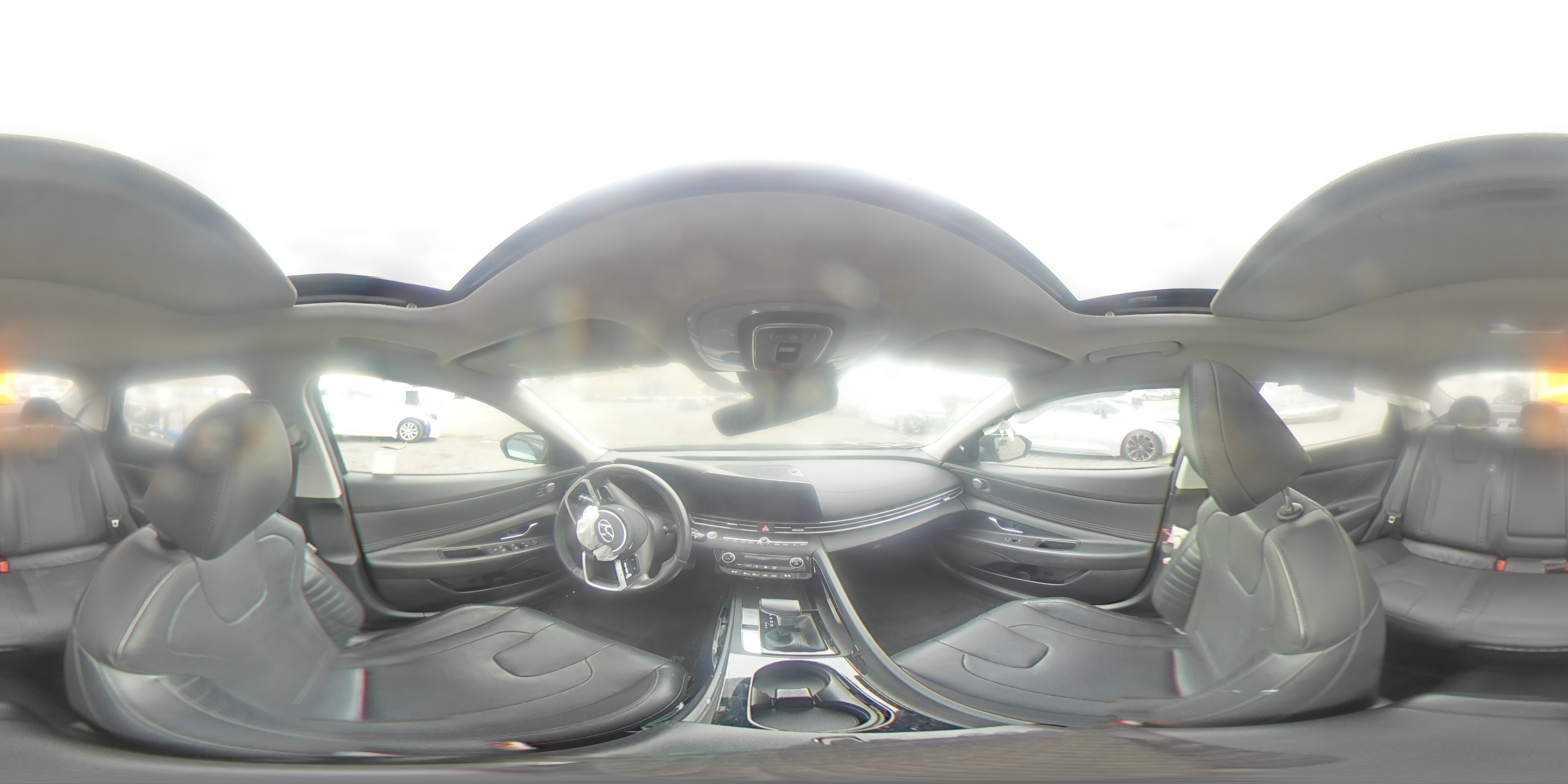 2022 Hyundai Elantra - Image 13