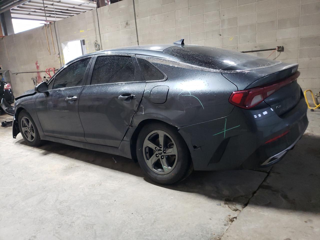 2022 Kia K5 - Image 2